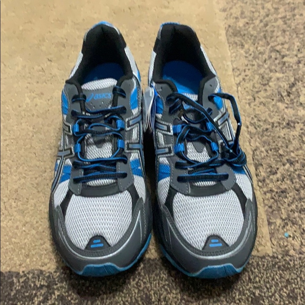 A pair of men’s size 12 ASICS shoes